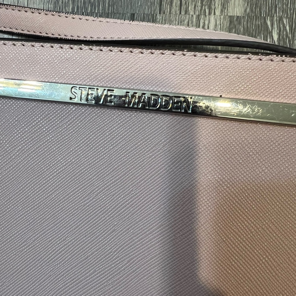 Steve Madden Baby Pink Crossbody with Built in Wallet Adjustable Strap - Picture 3 of 11